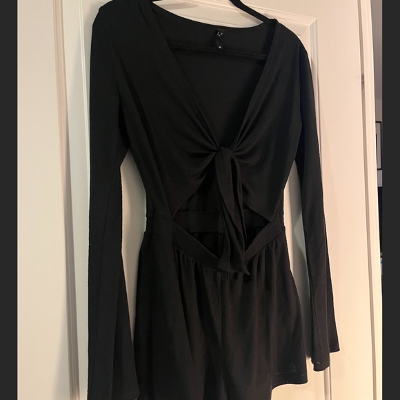 Urban Outfitters Cutout Romper - Picture 4 of 4